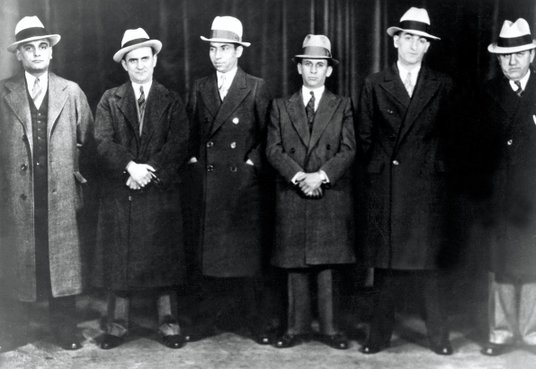 Gangsterzy w 1932 r. (od lewej): Paul Ricca, Salvatore Agoglia, „Lucky” Luciano, Meyer Lansky, John 
