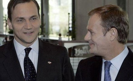 Polki dają kosza Donaldowi Tuskowi. Dziś sexy jest Radek Sikorski