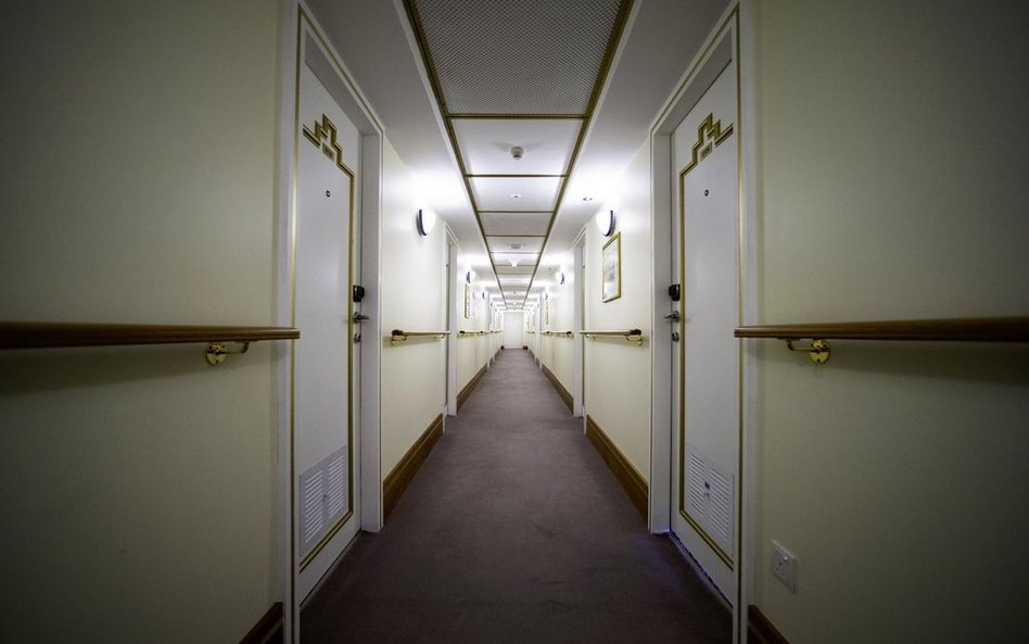 Podczas swojej służby statek odbył ponad 1400 rejsów.