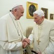 Benedykt XVI broni celibatu księży