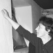 Magdalena Abakanowicz jako wykładowczyni w Poznańskiej Wyższej Szkole Sztuk Plastycznych