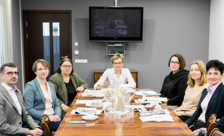 Uczestnicy debaty byli zdania, że przestrzeganie praw człowieka jest podstawowym elementem etycznego