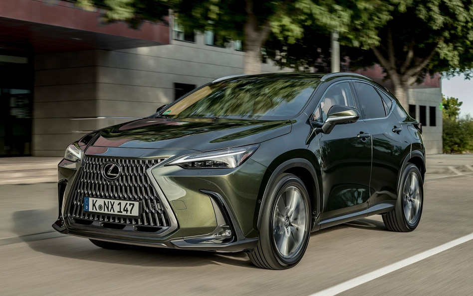 Lexus NX: Nowy, lepszy,  przyciągający wzrok