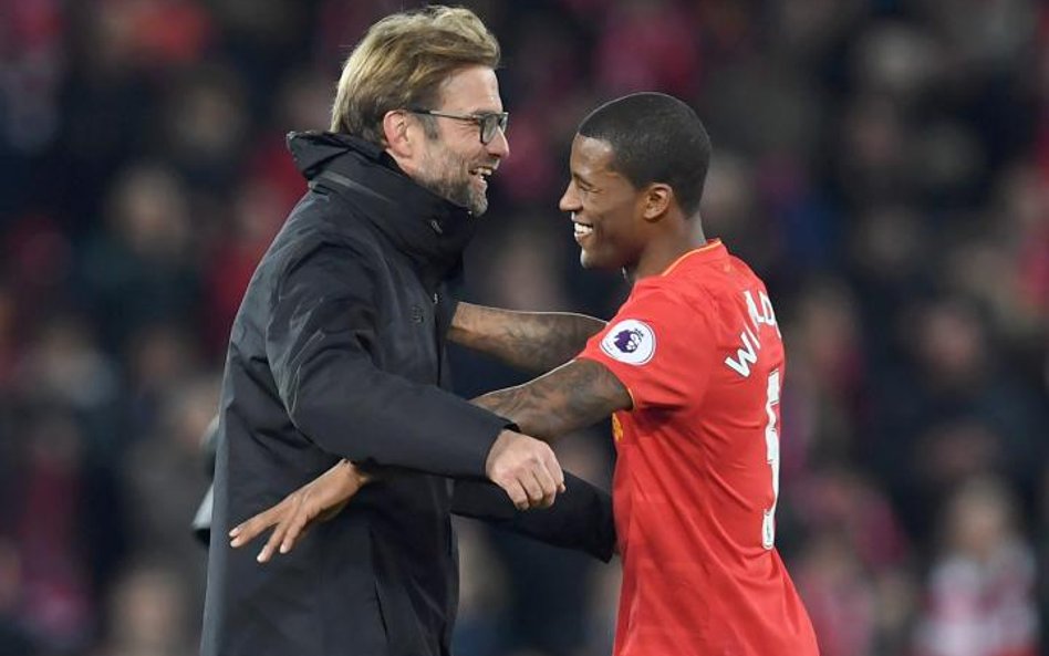 Georginio Wijnaldum (z prawej) zapewnił Juergenowi Kloppowi piąte w karierze zwycięstwo nad Pepem Gu