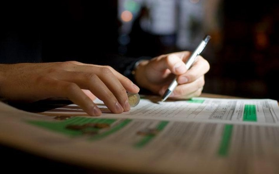 Więcej osób rozliczy się online za 2010 rok