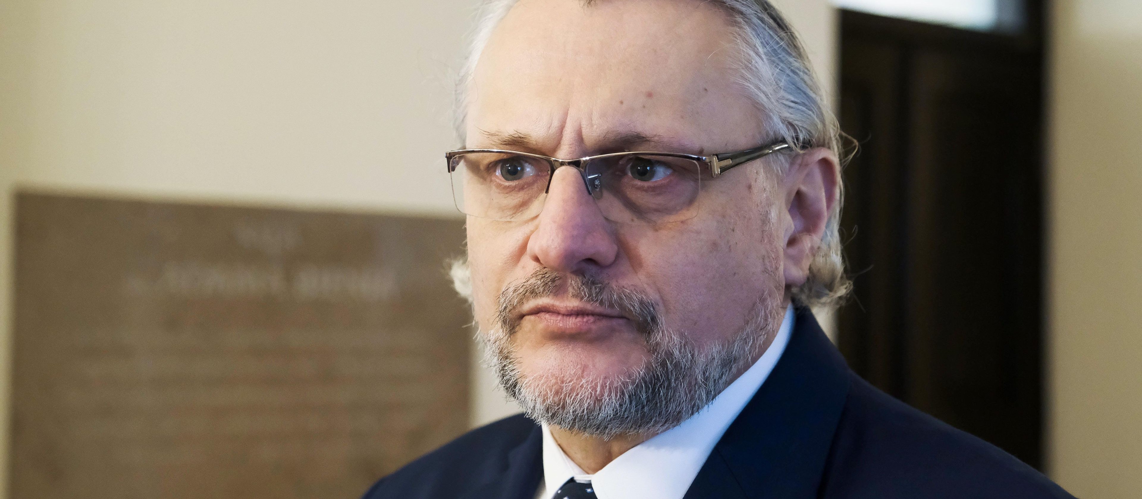 NFZ nałożył karę na szpital po zabiegu syna senatora KO Tomasza Lenza