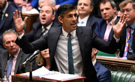 Nowy premier Wielkiej Brytanii wstrzymuje się z planem naprawy finansów