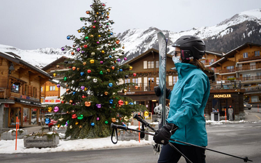 Brytyjscy narciarze uciekli ze Szwajcarii. Przestraszyli się kwarantanny
