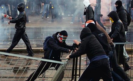 Przed rokiem obchody 11 listopada skończyły się ulicznymi burdami