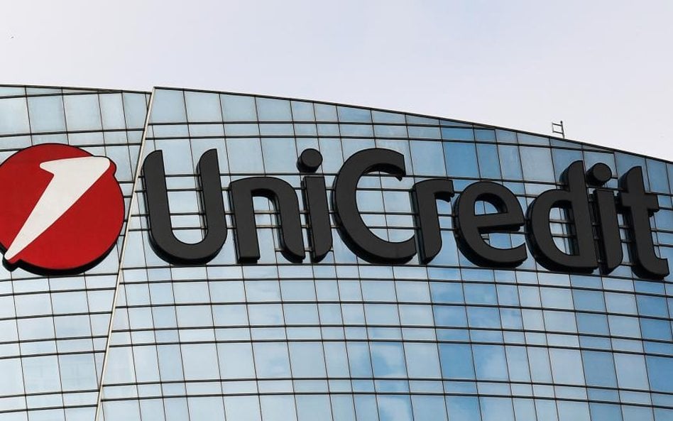 UniCredit z 2,7 mld euro straty