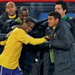 Juanowi po strzeleniu pierwszej bramki gratulowała cała brazylijska ławka / fot: Jorge Silva