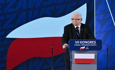 Prezes PiS Jarosław Kaczyński przemawia na kongresie partii w Przysusze