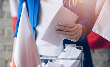 Wybory korespondencyjne: brak głównej ustawy, coraz więcej wątpliwości
