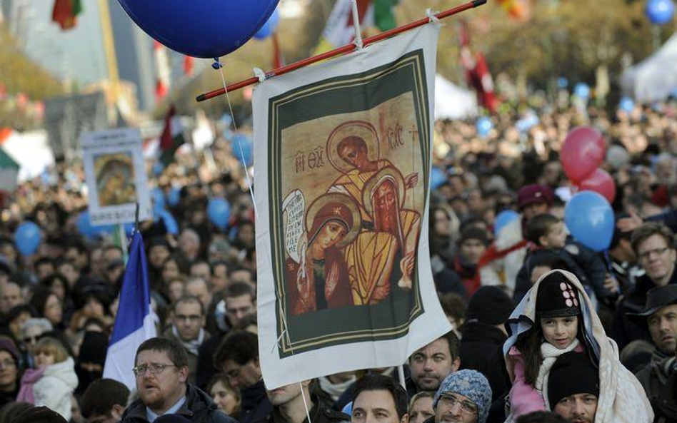 Wierni zgromadzeni na uroczystości