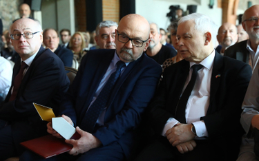 Prof. Zdzisław Krasnodębski, prof. Ryszard Legutko i prezes PiS Jarosław Kaczyński podczas XII Kongr