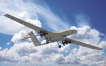 Bezzałogowy aparat latający Baykar Bayraktar TB2 uzbrojony w lekkie bomby korygowane MAM-L.