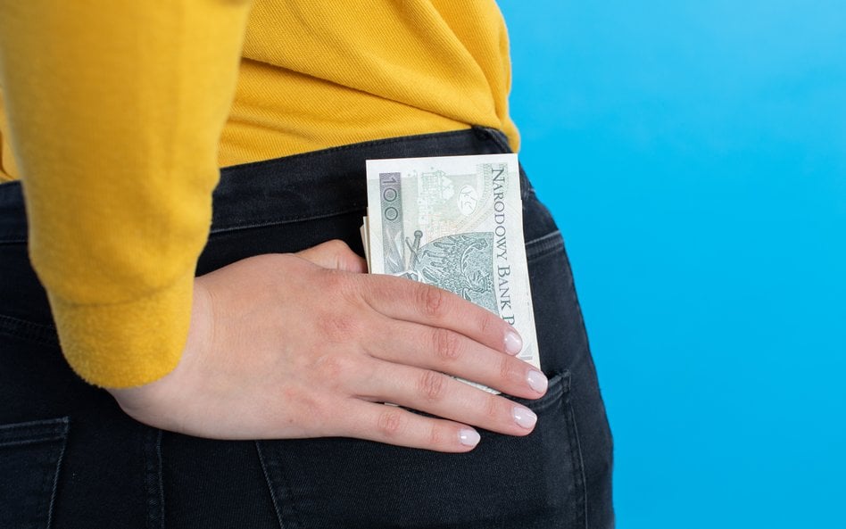 Jeśli dziecko przekroczy limit dochodów, rodzice mogą też stracić prawo do wprowadzonego przez Polsk