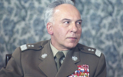 Gen. Janiszewski mógł odpowiadać za udział we WRON