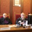 Przewodniczący składu orzekającego sędzia Gwidon Jaworski (2L) na sali Sądu Apelacyjnego w Katowicac