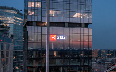 XTB wzbogaca plany inwestycyjne o płatności cykliczne