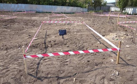 Miejsce odnalezienia masowych grobów na Ukrainie