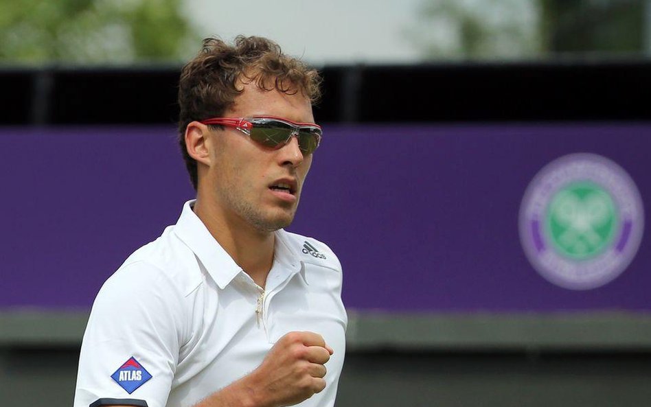 Jerzy Janowicz w pierwszej rundzie wygrał z Hindusem Somdevem Devvarmanem 4:6, 6:3, 6:3, 3:6, 6:3