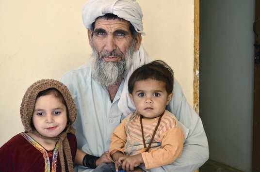 Dzisiejsi Afgańczycy o jasnej karnacji, niebieskich oczach i wyraźnie greckich rysach (jak Pasztun n