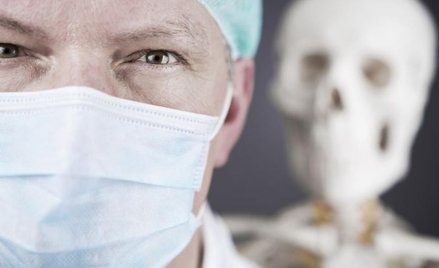 Ktoś musi stwierdzić zgon - w Polsce potrzebna instytucja koronera