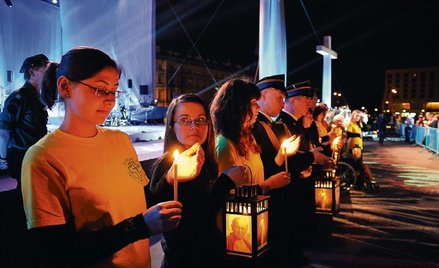 Jedną z akcji podopiecznych fundacji była w 2011 r. Beatyfikacyjna Iskra Miłosierdzia – młodzi w spe