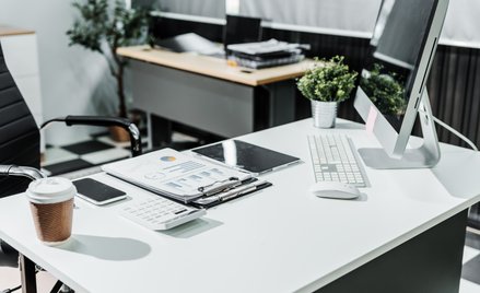 Czy pracodawca musi zapłacić za nadgodziny kierownika? Sąd rozstrzygnął