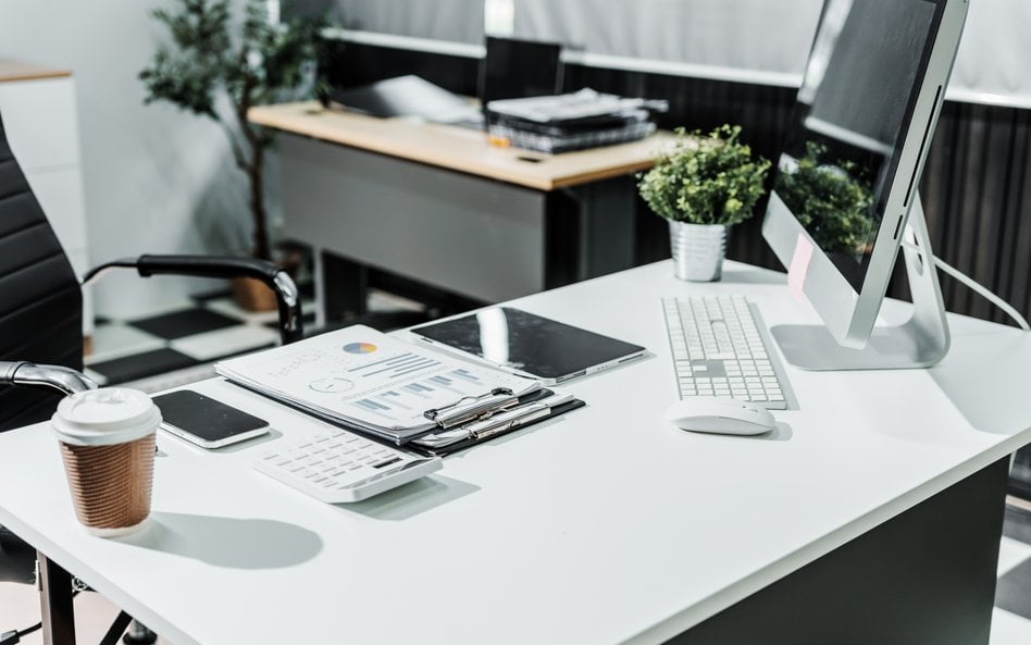 Czy pracodawca musi zapłacić za nadgodziny kierownika? Sąd rozstrzygnął