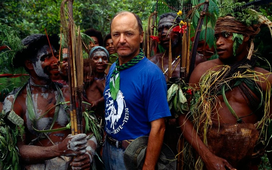 Autor kilkakrotnie odwiedzał najdalsze zakątki Papui Zachodniej