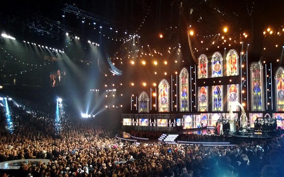 56. Grammy Awards zostały wręczone 26 stycznia w Nokia Theater i Staples Center, a statuetkę otrzyma