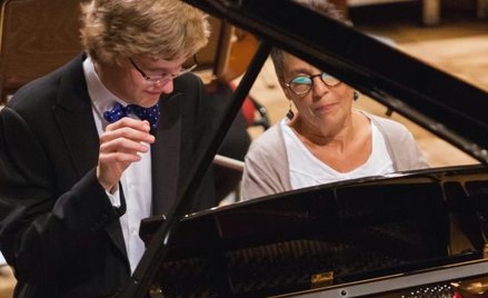 Pianiści dwóch generacji: 18-letni Jan Lisiecki i legendarna Maria Joao Pires.