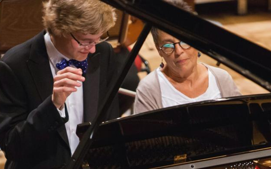 Pianiści dwóch generacji: 18-letni Jan Lisiecki i legendarna Maria Joao Pires.