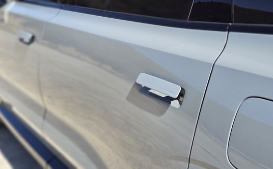 Chwane klamki w Volvo EX90