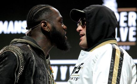 Deontay Wilder (z lewej) i Tyson Fury. Zwyczajowa komedia w trakcie konferencji prasowej