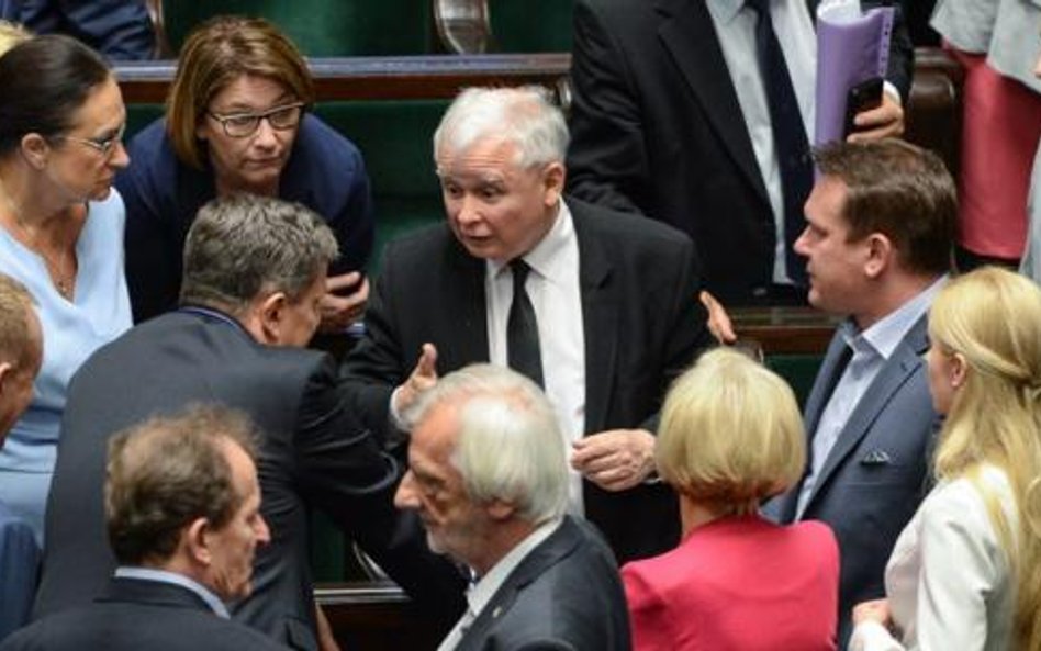 Decyzje o rekonstrukcji rządu Jarosław Kaczyński może podjąć w ostatniej chwili.