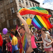 Podejście do społeczności LGBT stało się polem najostrzejszego starcia politycznego, w którym ze str