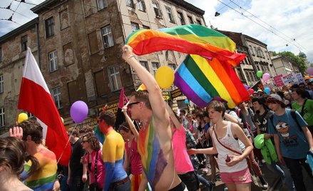 Podejście do społeczności LGBT stało się polem najostrzejszego starcia politycznego, w którym ze str