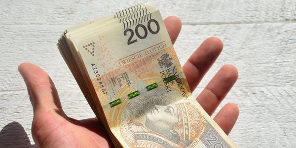 Od 1 marca obowiązuje nowa kwota renty wdowiej. Ile wynosi po waloryzacji?