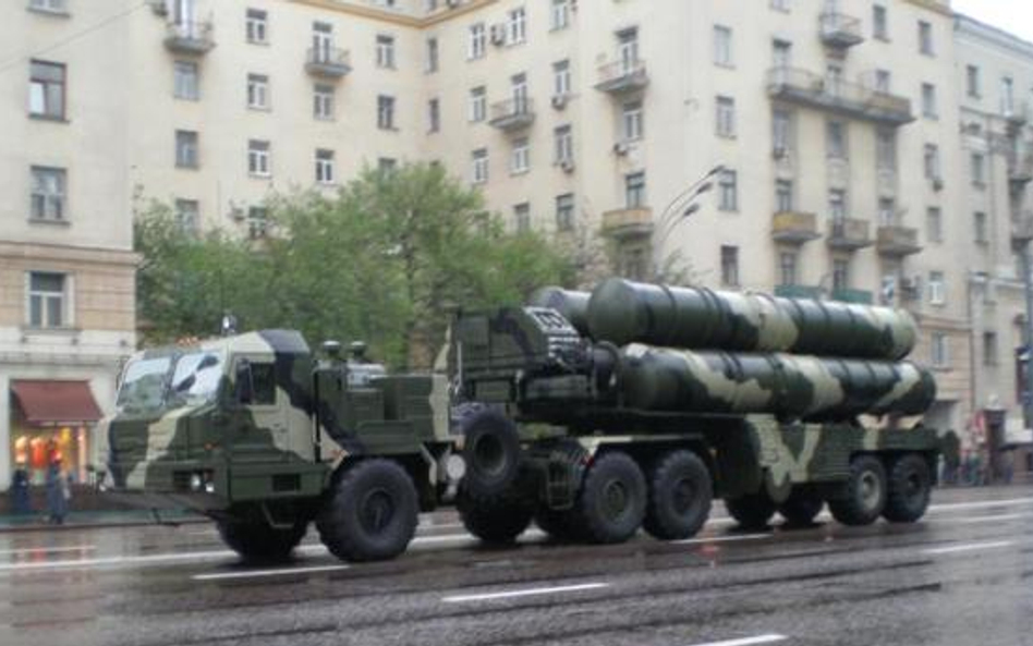 System rakietowy czwartej generacji typu ziemia-powietrze S-400 Triumf.