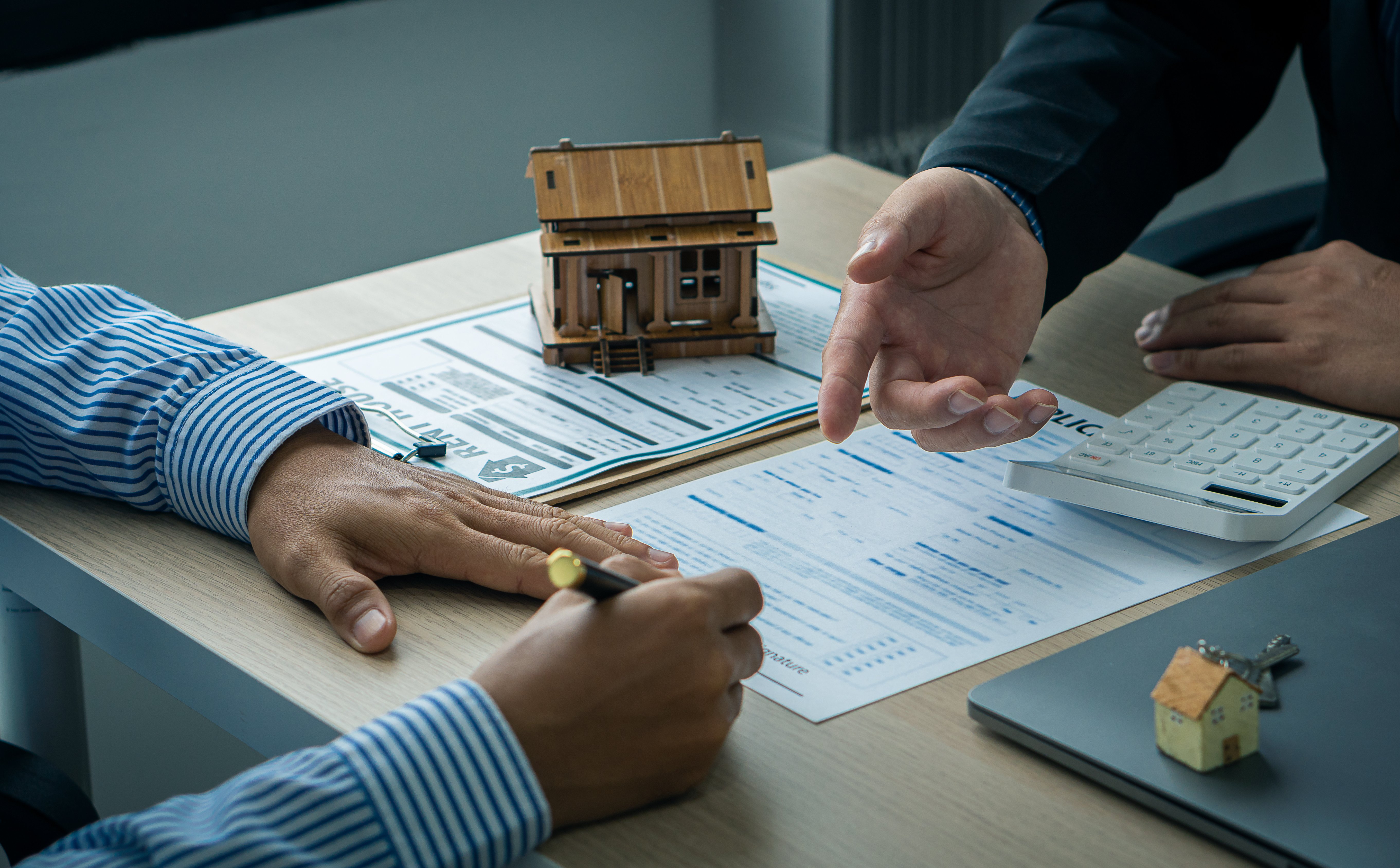 Koniec „wolnej amerykanki” w zawodzie pośrednika nieruchomości?