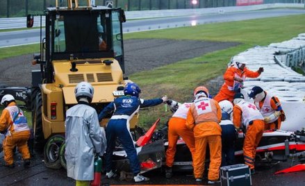 Jules Bianchi wjechał w dźwig samobieżny, który usuwał z toru inny rozbity bolid