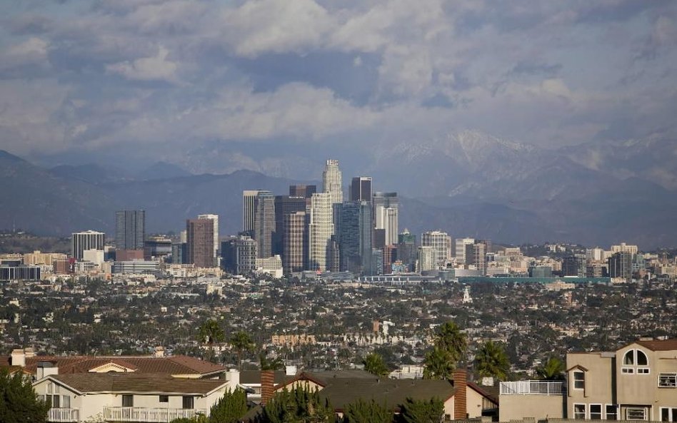 Radni Los Angeles podwyższają płacę minimalną