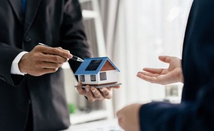 Umowa na eko-rewolucję w domu, jak prawny labirynt. UOKiK reaguje i nakłada kary