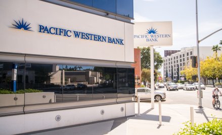 Kolejny bank zagrożony upadkiem. Akcje traciły nawet 56 proc. wartości