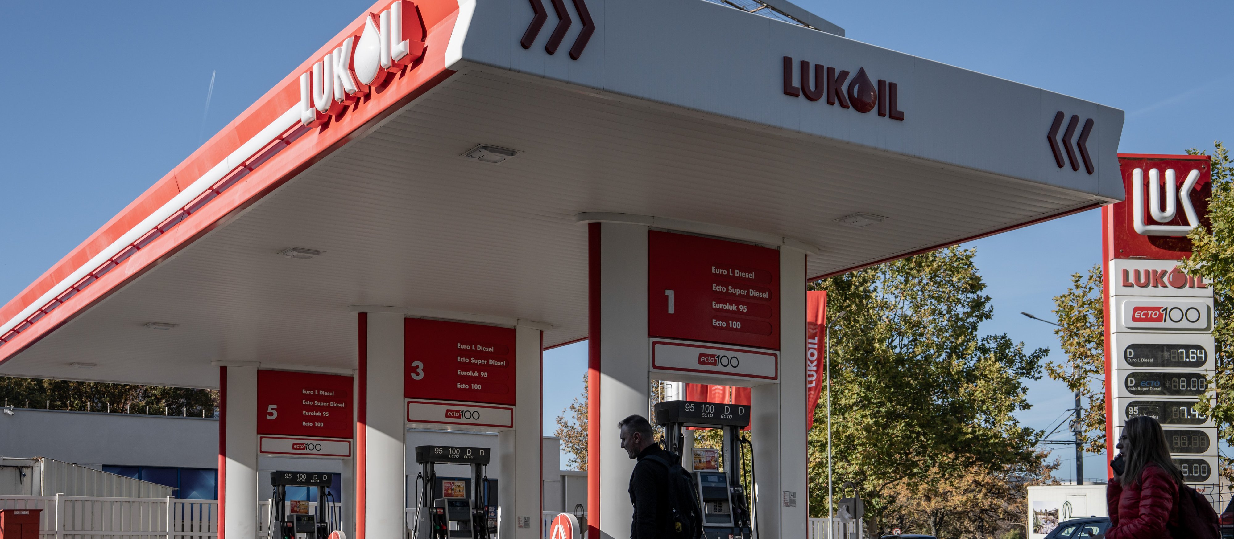 Więcej czasu w rozstanie z Łukoilem. Zegar tyka do 13 grudnia