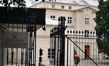 Arkadiusz Protas zaczął współpracę z MON 1 kwietnia (na zdjęciu siedziba resortu przy ul. Klonowej w