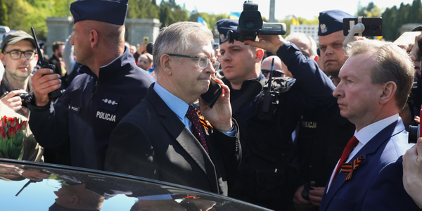Sondaż: Czy Polska powinna wydalić ambasadora Rosji?